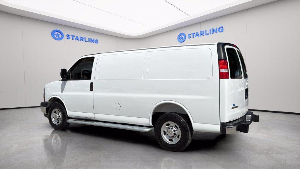 Used 2025 Chevrolet Express 2500 w/ Driver Convenience Package RWD image 7