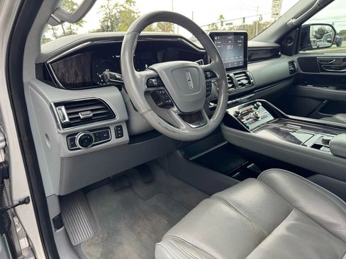 Used 2018 Lincoln Navigator Select w/ Technology Package image 7