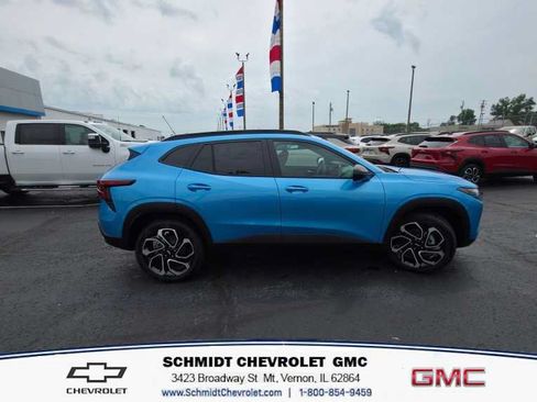 New 2026 Chevrolet Trax RS w/ Sunroof Package FWD image 4