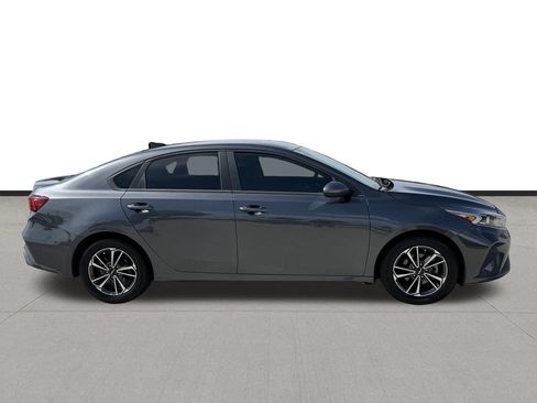 Used 2023 Kia Forte LXS FWD image 4
