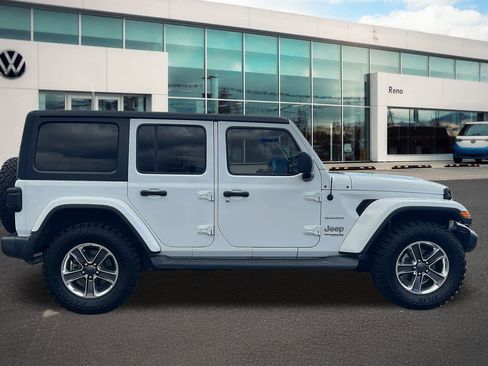 Used 2020 Jeep Wrangler Unlimited Sahara image 4