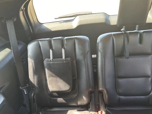 Used 2019 Ford Explorer XLT w/ Equipment Group 202A FWD image 23