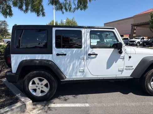 Used 2015 Jeep Wrangler Unlimited Sport w/ Quick Order Package 24S AWD/4WD image 6