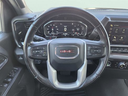 Used 2024 GMC Sierra 1500 Elevation image 11