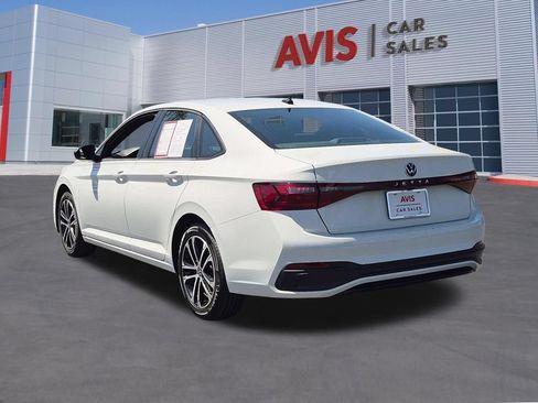 Used 2025 Volkswagen Jetta Sport FWD image 9