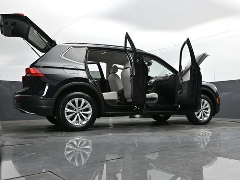 Used 2019 Volkswagen Tiguan SEL AWD/4WD image 34
