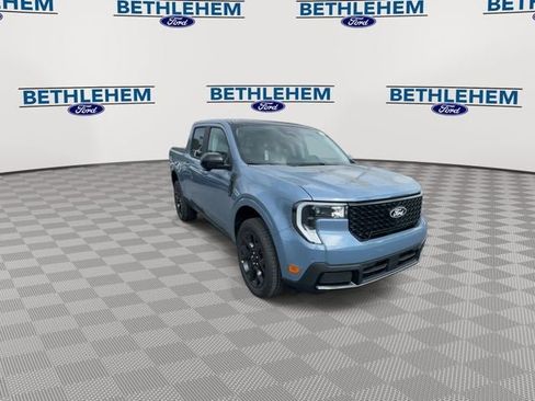 New 2025 Ford Maverick Lariat w/ Black Appearance Package image 2