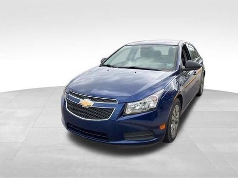 Used 2013 Chevrolet Cruze LS FWD image 1