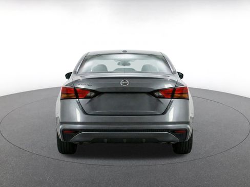 Used 2025 Nissan Altima 2.5 SV FWD image 6