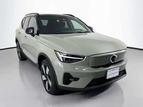 Used 2023 Volvo XC40 Recharge Ultimate w/ Protection Package Premier AWD/4WD image 7