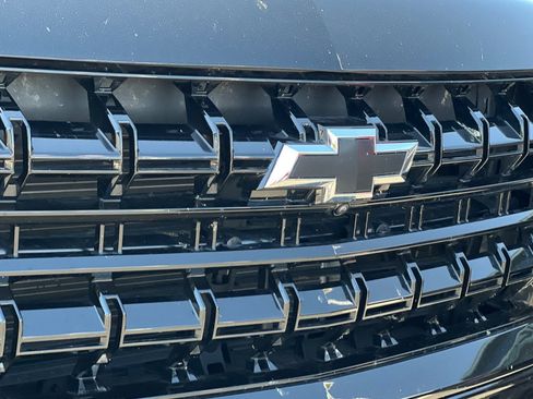 Used 2025 Chevrolet Suburban Z71 AWD/4WD image 46