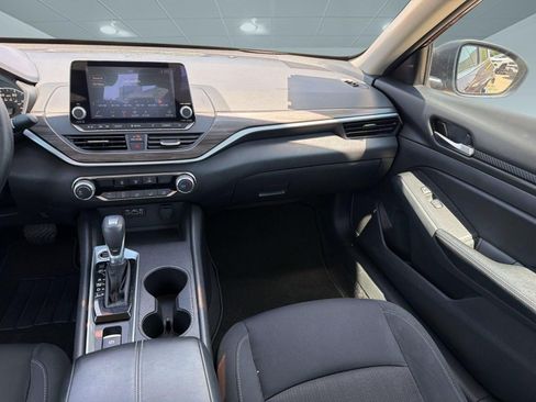 Used 2025 Nissan Altima 2.5 SV AWD/4WD image 28