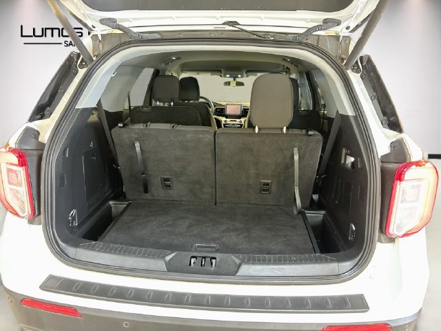 Used 2024 Ford Explorer XLT AWD/4WD image 25