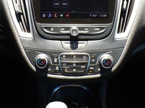 Used 2025 Chevrolet Malibu LT FWD image 16