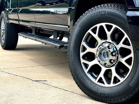 Certified 2022 Ford F350 Lariat w/ Lariat Ultimate Package AWD/4WD image 6