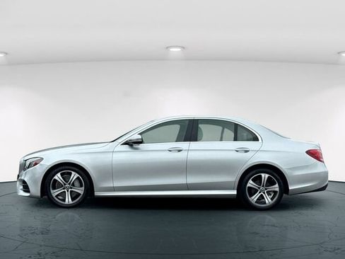 Used 2020 Mercedes-Benz E 350 Sedan image 4