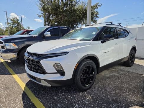 Used 2023 Chevrolet Blazer LT w/ Convenience Package FWD image 3