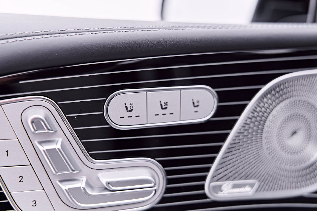 Used 2024 Mercedes-Benz Maybach GLS 600 4MATIC image 41
