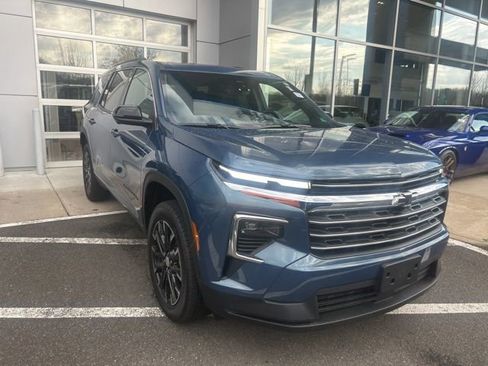 Used 2026 Chevrolet Traverse LT w/ Sun and Wheel Package image 3