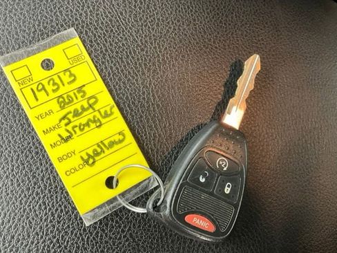 Used 2015 Jeep Wrangler Rubicon w/ Connectivity Group image 30