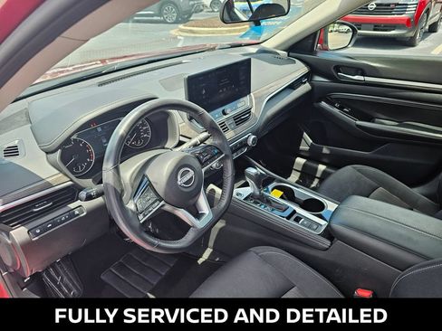 Certified 2023 Nissan Altima 2.5 SV w/ SV Premium Package AWD/4WD image 16