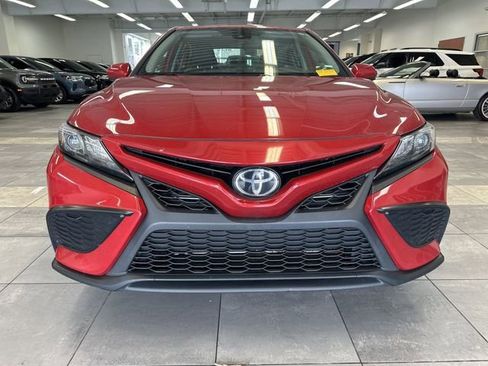 Used 2021 Toyota Camry SE FWD image 15