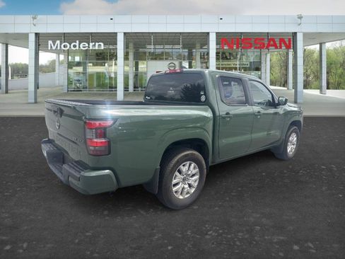 Certified 2023 Nissan Frontier SV w/ Technology Package AWD/4WD image 5