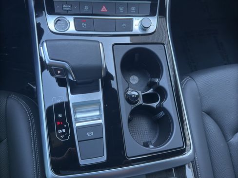 Used 2025 Audi Q7 3.0T Premium Plus image 27