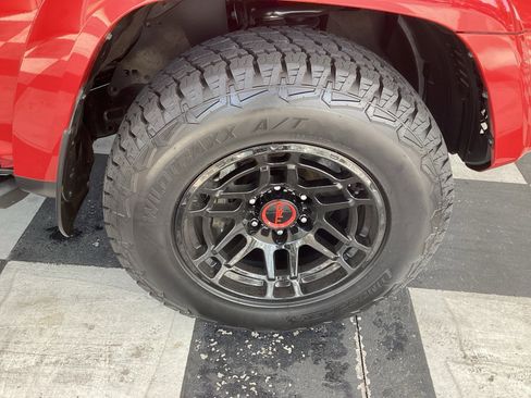 Used 2022 Toyota 4Runner SR5 Premium image 34