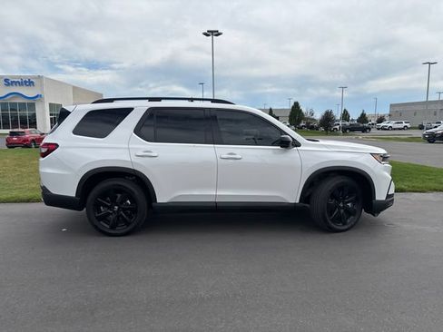 Certified 2025 Honda Pilot Black Edition image 2