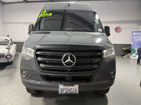 Used 2019 Mercedes-Benz Sprinter 2500 image 13