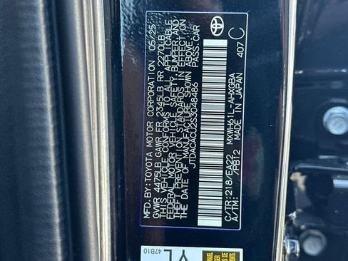 Used 2025 Toyota Prius Plug-In Hybrid FWD image 33