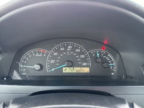 Used 2012 Toyota Camry L image 20