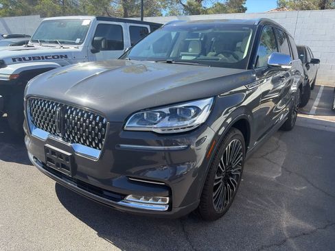 Used 2020 Lincoln Aviator Black Label w/ Class IV Trailer Tow Package AWD/4WD image 2