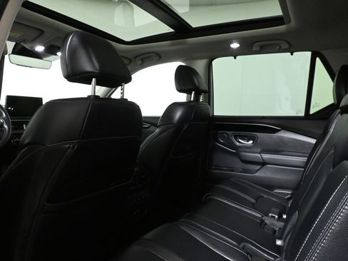 Used 2023 Honda Pilot Touring image 32