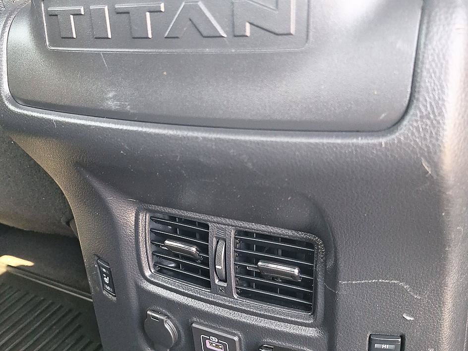Used 2023 Nissan Titan PRO-4X w/ Pro-4x Convenience Package AWD/4WD image 26