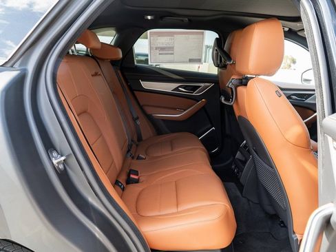 Used 2025 Jaguar F-PACE R-Dynamic S AWD/4WD image 22
