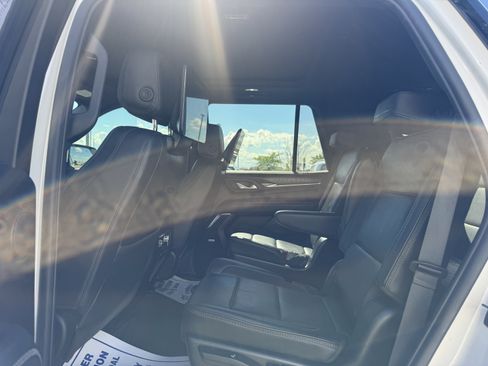 Used 2023 GMC Yukon Denali w/ Denali Reserve Package AWD/4WD image 17