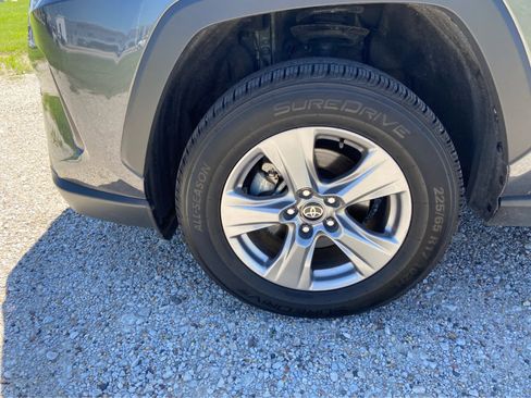 Used 2025 Toyota RAV4 XLE FWD image 15