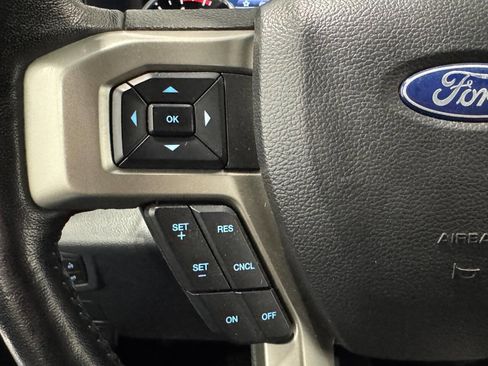 Used 2022 Ford F250 Lariat image 31