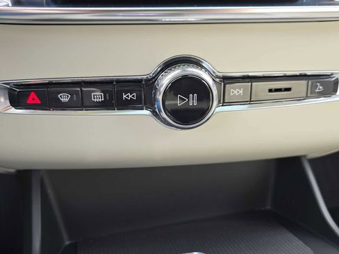 Used 2026 Volvo XC90 B6 Ultra w/ Protection Package AWD/4WD image 30