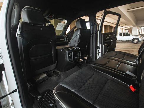 Used 2024 RAM 1500 Laramie image 28