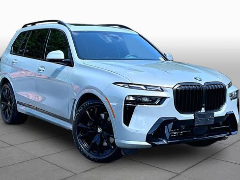 Used 2026 BMW X7 xDrive40i w/ Executive Package AWD/4WD image 3