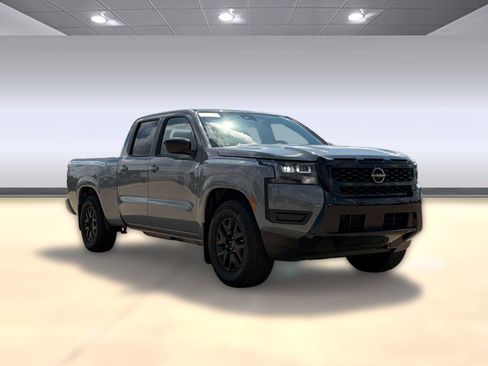 Used 2026 Nissan Frontier SV w/ All-Weather Content Package RWD image 7