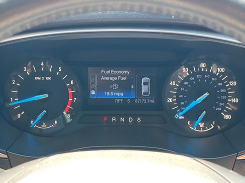 Used 2017 Ford Fusion SE FWD image 24