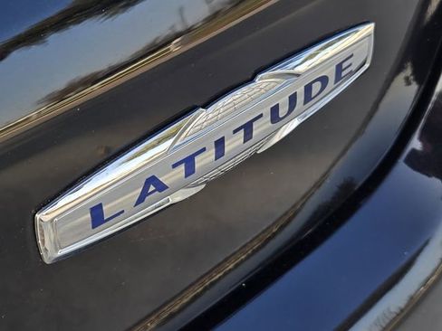 Certified 2022 Jeep Compass Latitude image 11