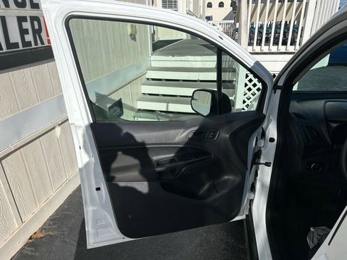 Used 2016 Ford Transit Connect XL image 8