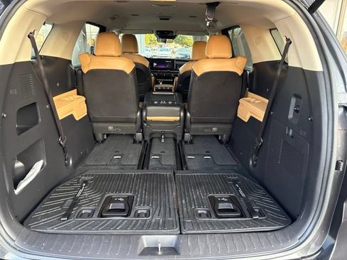 Used 2024 Kia Carnival EX FWD image 39