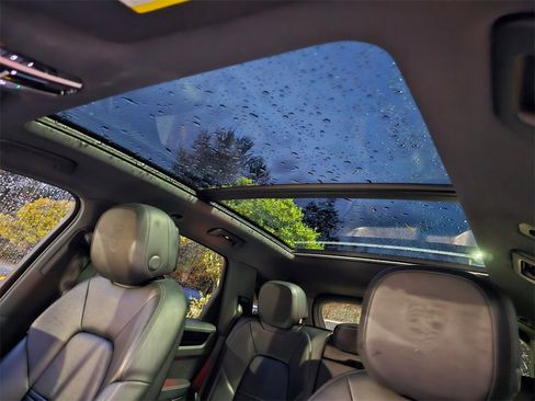 Used 2022 Porsche Cayenne image 22