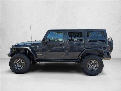 Used 2017 Jeep Wrangler Unlimited Rubicon w/ Connectivity Group AWD/4WD image 8